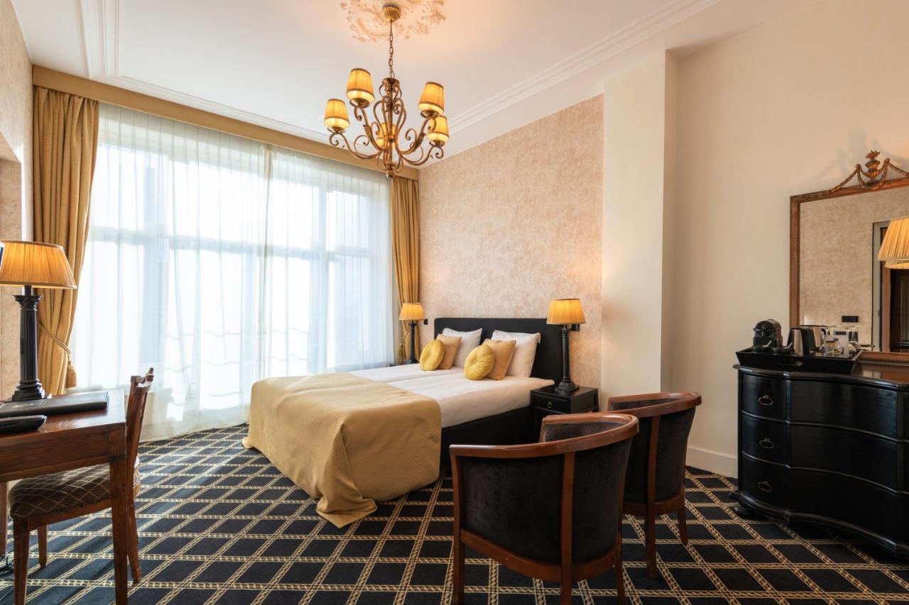 Grand Boutique Hotel-Restaurant Huis Vermeer 데벤테르 외부 사진
